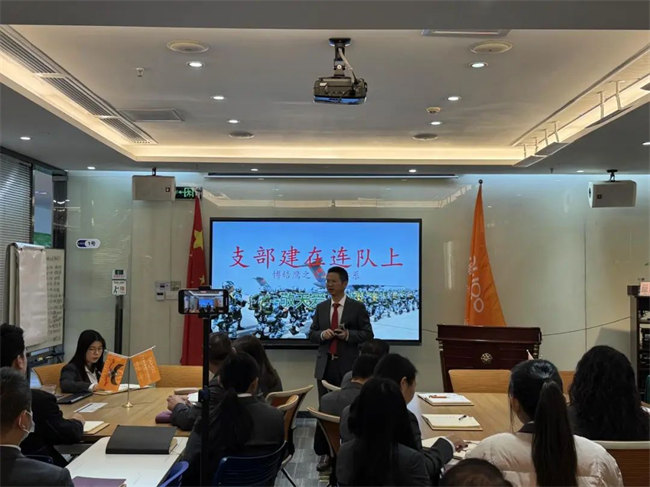 博皓賴董對(duì)&ldquo;支部建在連隊(duì)上---價(jià)值體系和組織體系&rdquo;進(jìn)行宣講